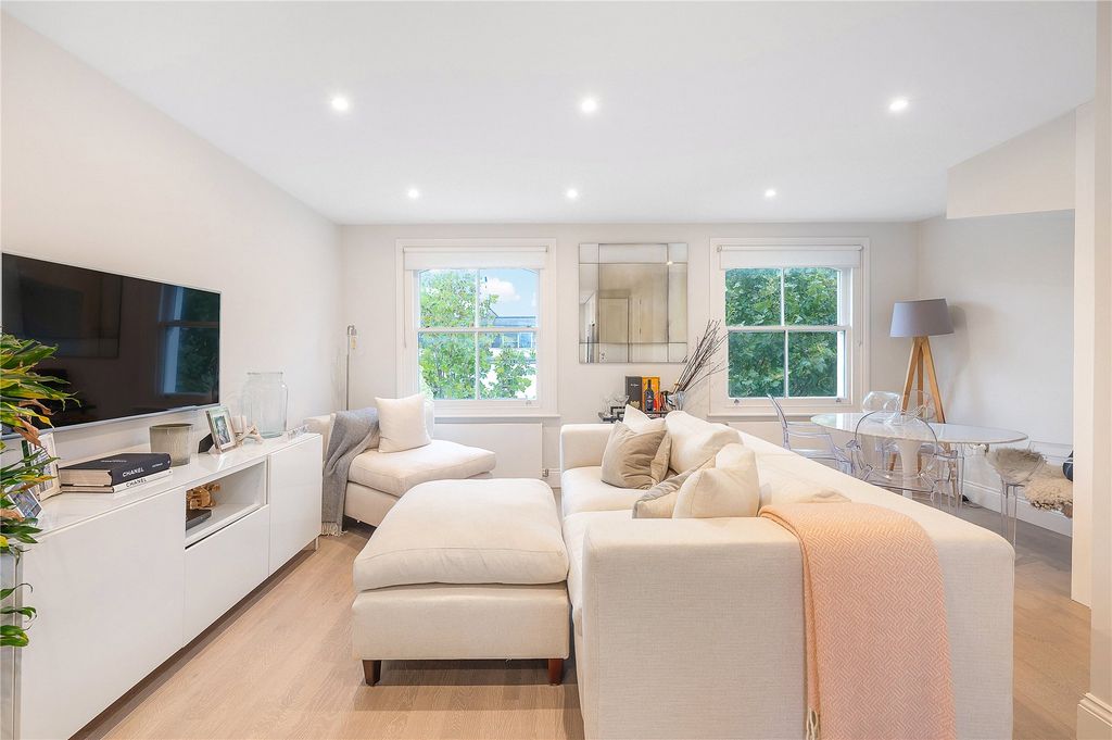 Property photo 3 of 13 Reception