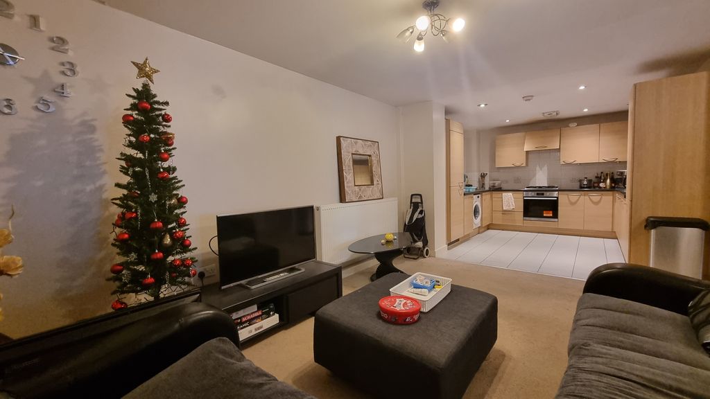 Property photo 2 of 11