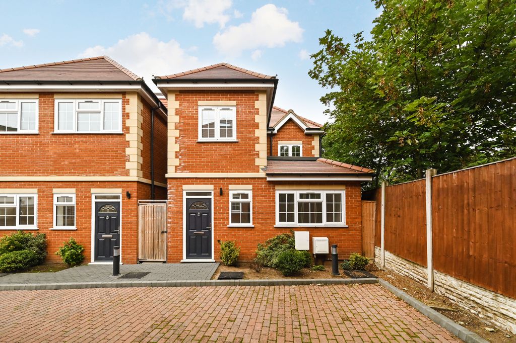 Property photo 1 of 18