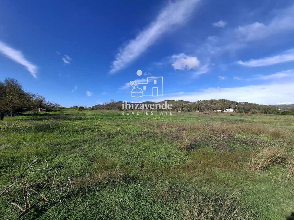 Property photo 1 of 9 16,300 m² Plot For Sale In Buscastell