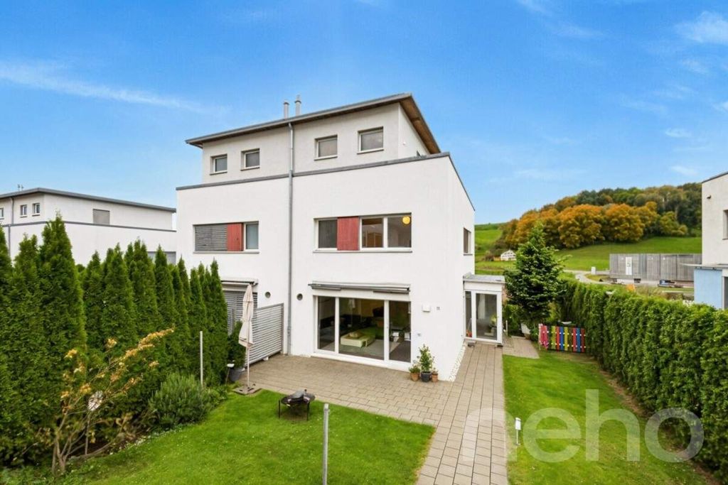 Property photo 3 of 12