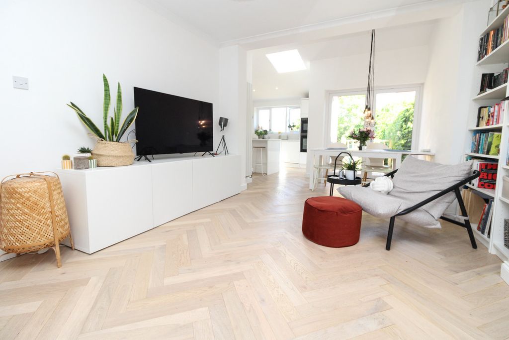 Property photo 2 of 19