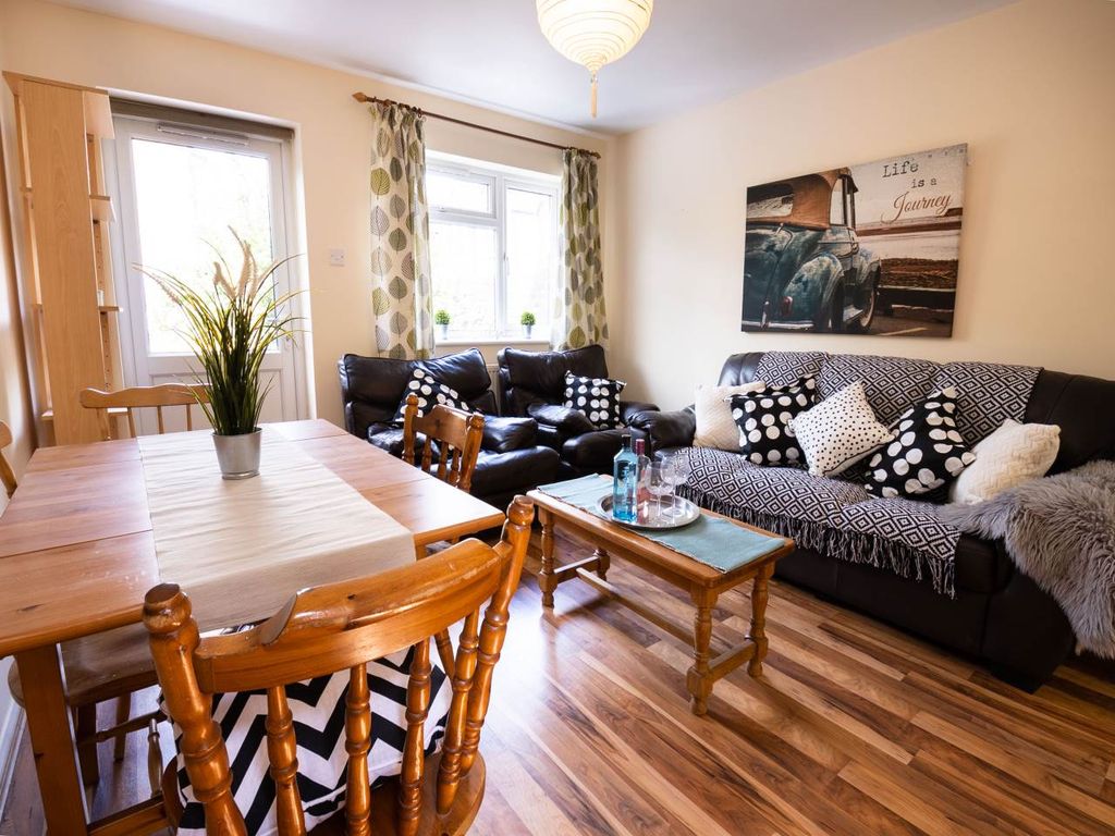 Property photo 3 of 19 2_Beverly_Road_Student_Accommodation-24