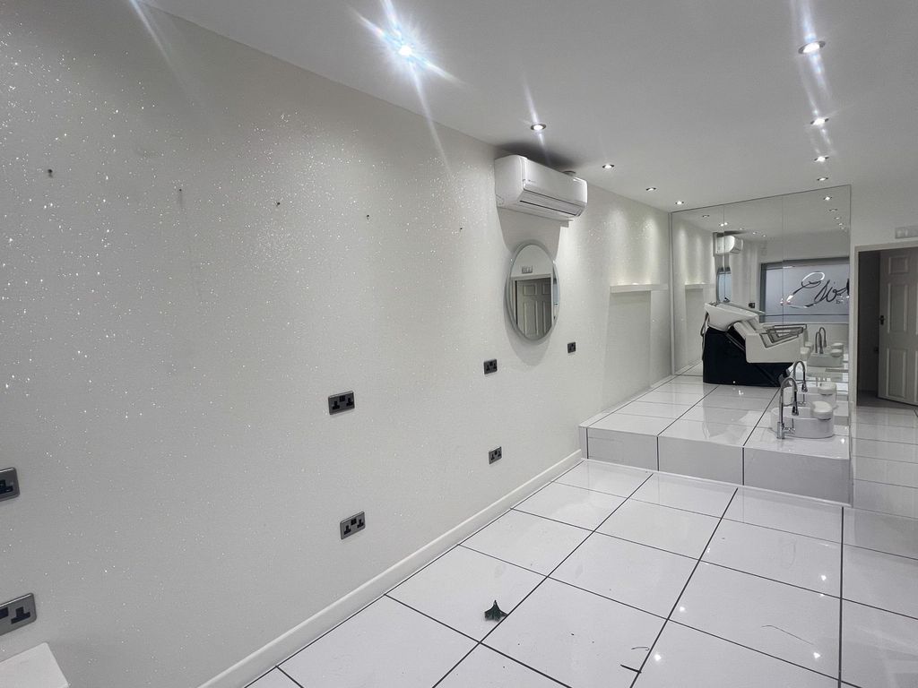 Property photo 2 of 7 Internals