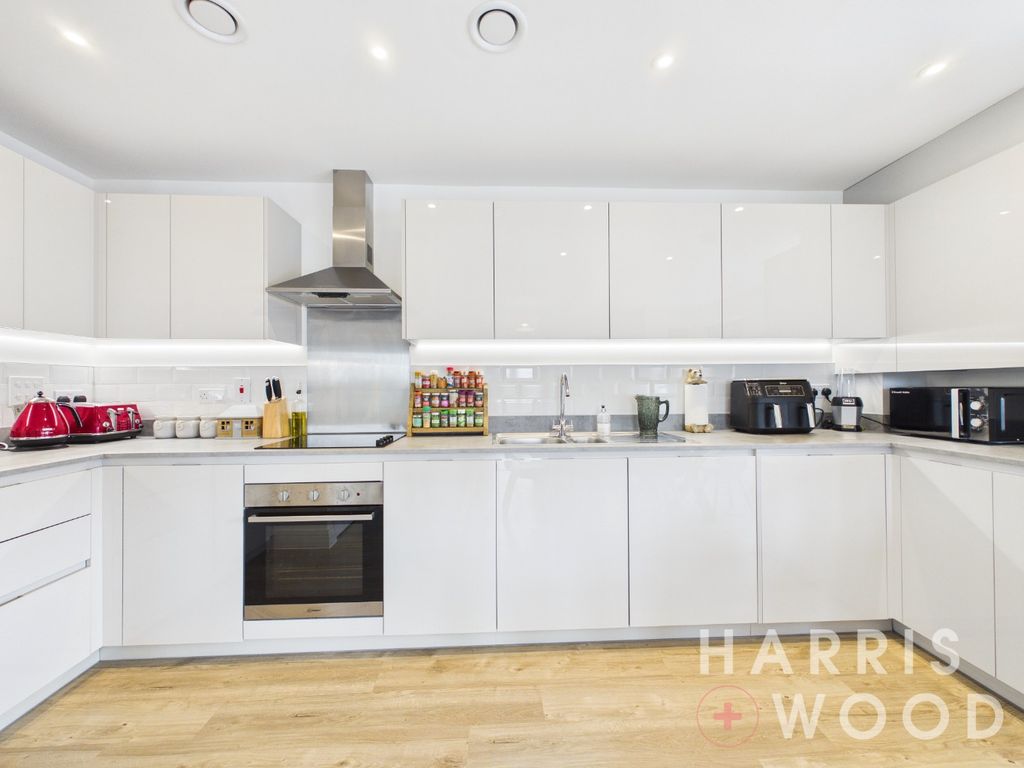 Property photo 3 of 17 5447275