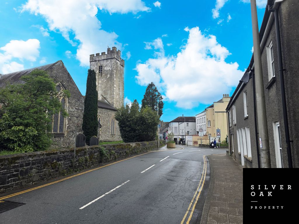 Property photo 2 of 10 1 (2)