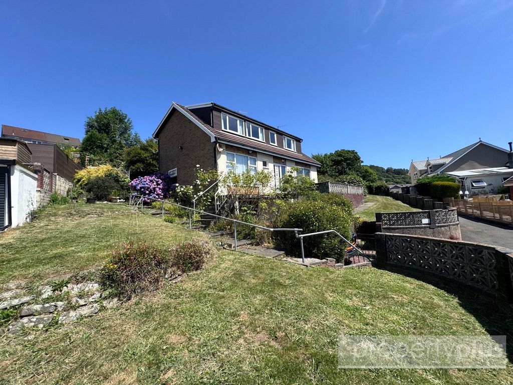 Property photo 1 of 27 Picture No. 29