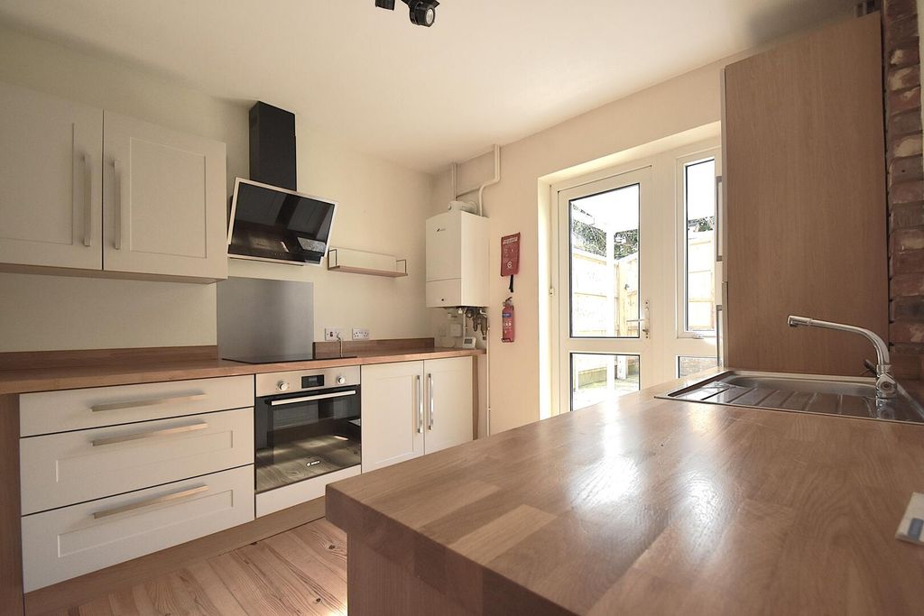 Property photo 3 of 15 Kitchen