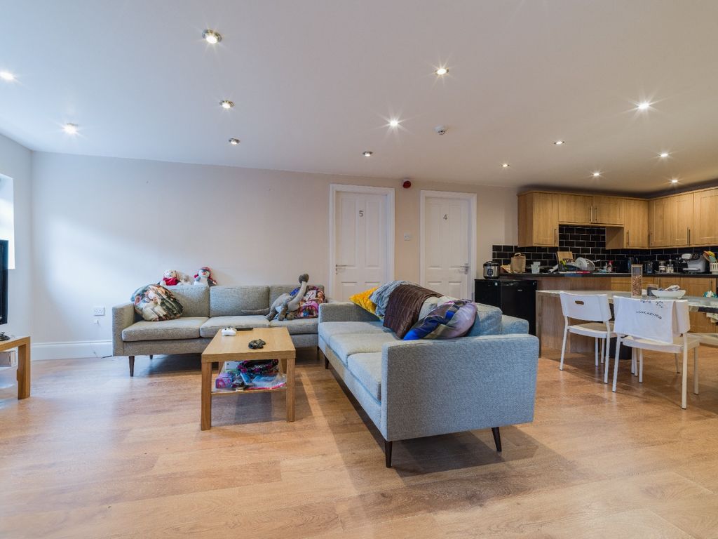 Property photo 1 of 12 2755050