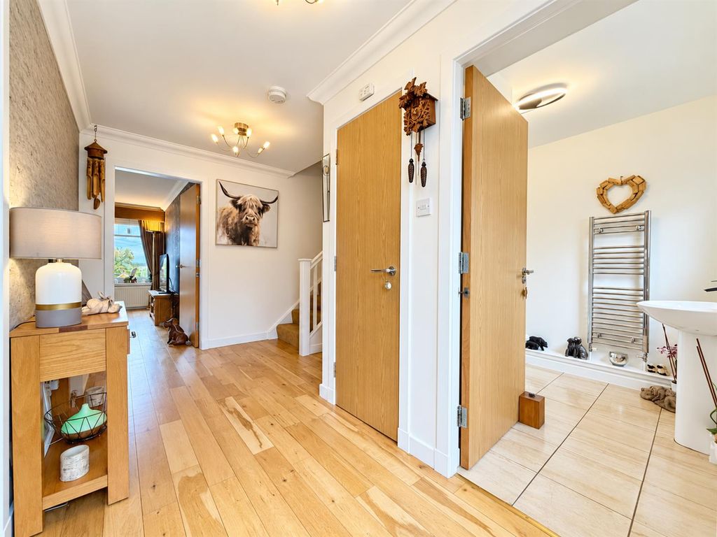 Property photo 3 of 29 Entrance