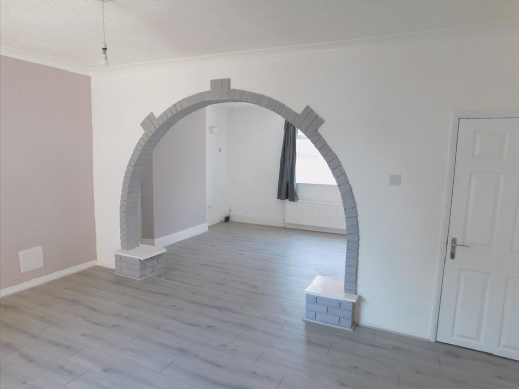 Property photo 3 of 9 Dining Room