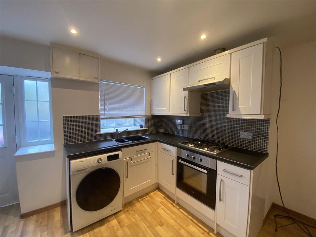 Property photo 1 of 5 Kitchen