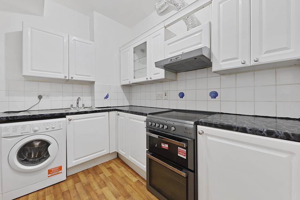 Property photo 2 of 6 06-E695Jhhgll - Flat 5, 124 Anerley Road - 18 (1)-