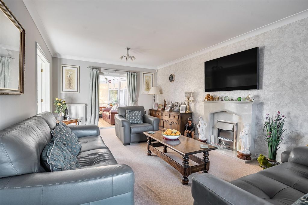 Property photo 2 of 21 1347960-18-68d567F955482.Jpg