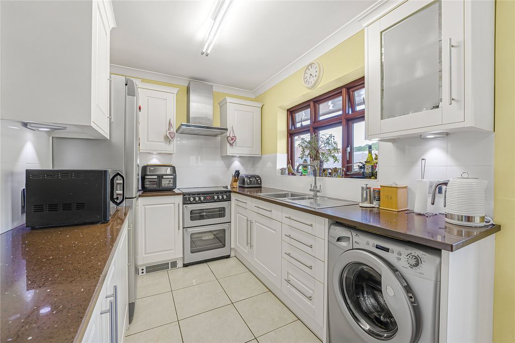 Property photo 3 of 24 Kitchen