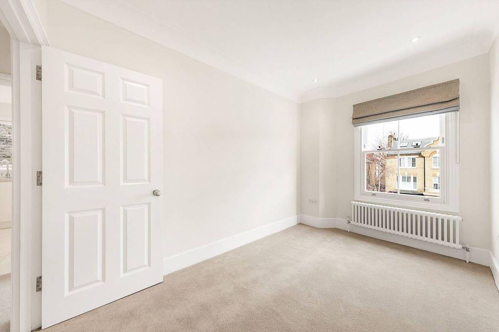 Property photo 2 of 7