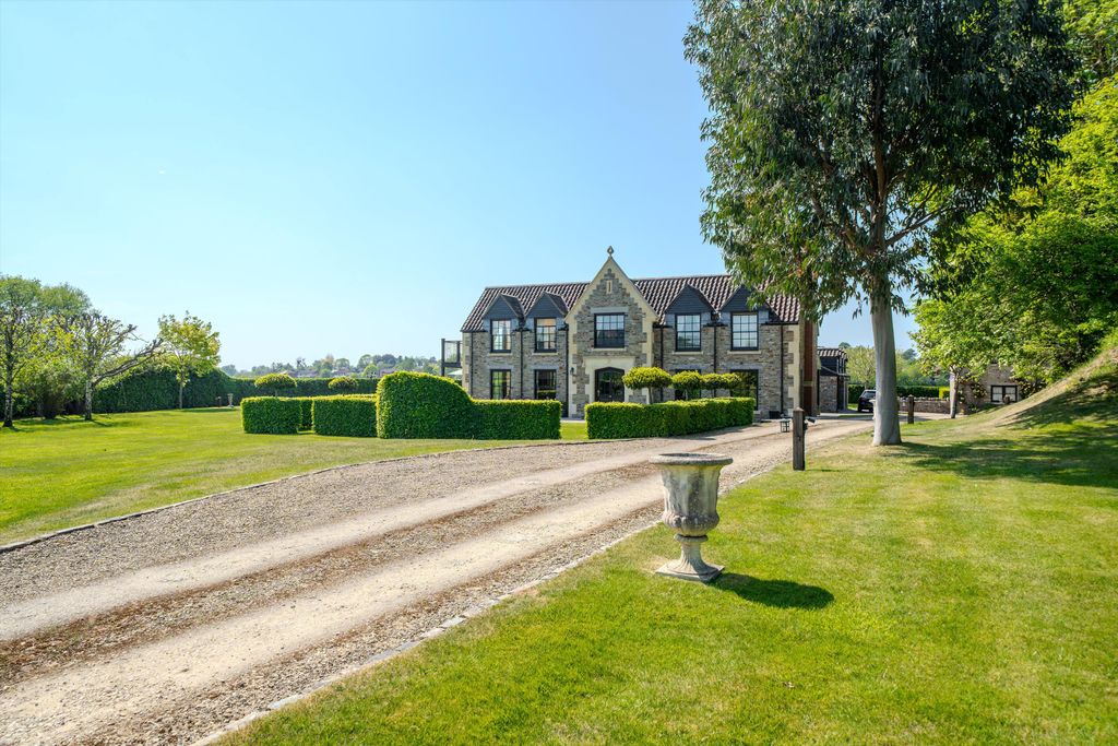 Property photo 2 of 39 Image