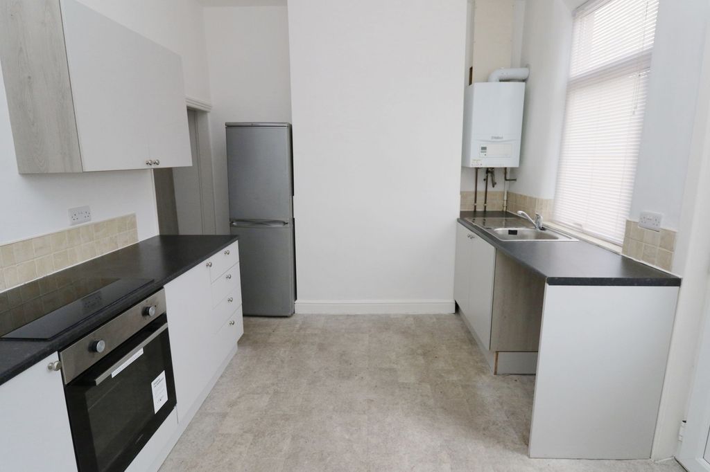 Property photo 2 of 16