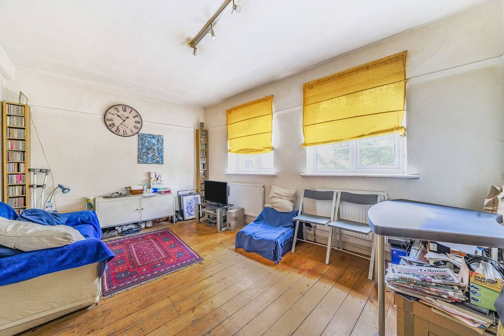 Property photo 2 of 9