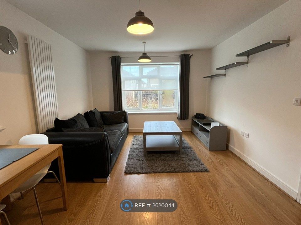 Property photo 2 of 10 Living Room