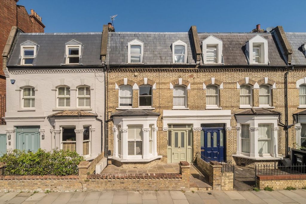 Property photo 1 of 12