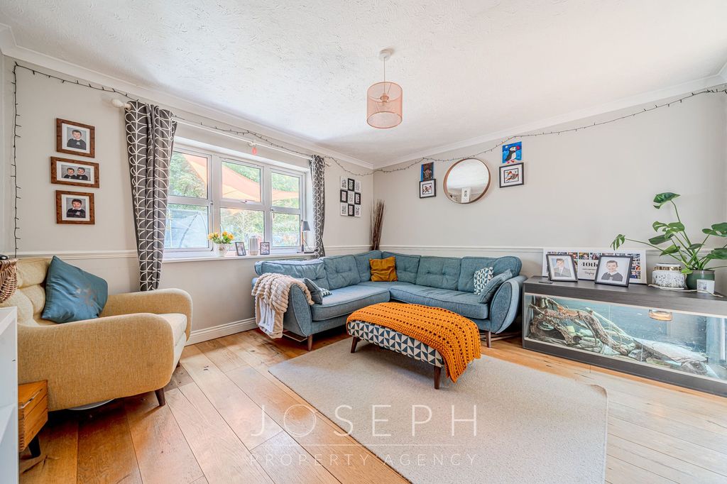 Property photo 3 of 14