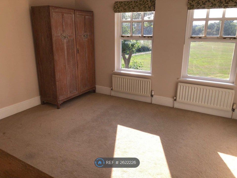 Property photo 2 of 32