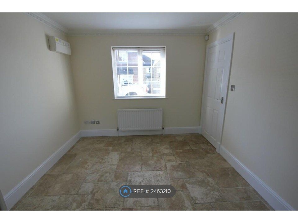 Property photo 3 of 25