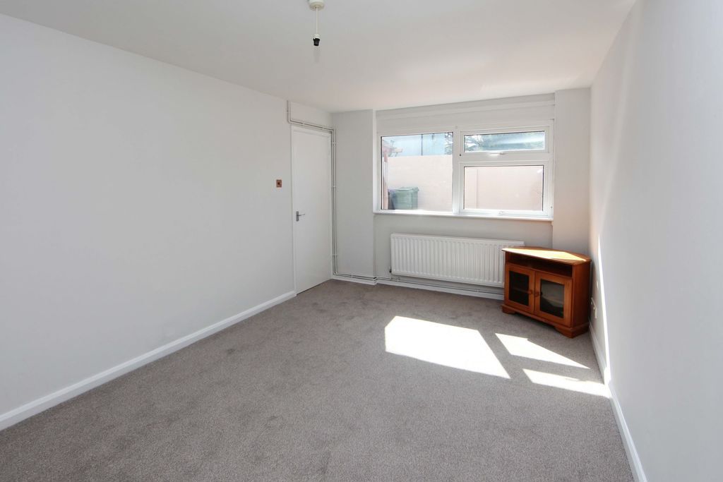 Property photo 2 of 17 Photo 2