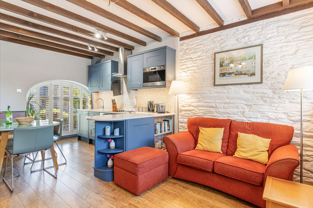 Property photo 3 of 17 A08 - Hobbit Cottage Noss Mayo - 250912