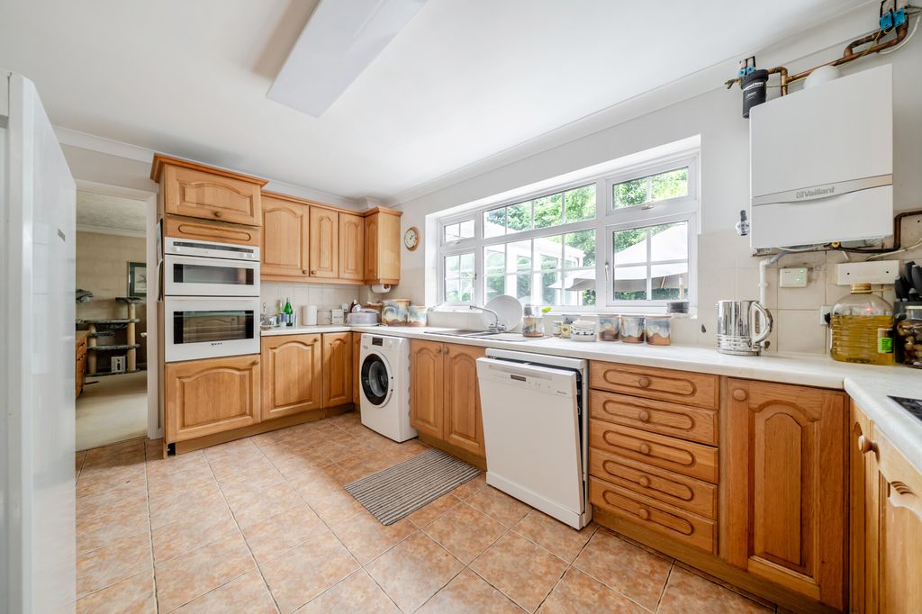 Property photo 3 of 13