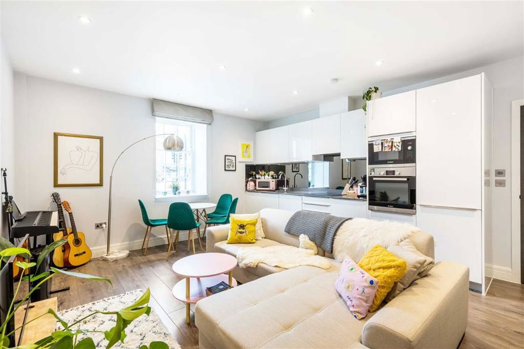 Property photo 2 of 5