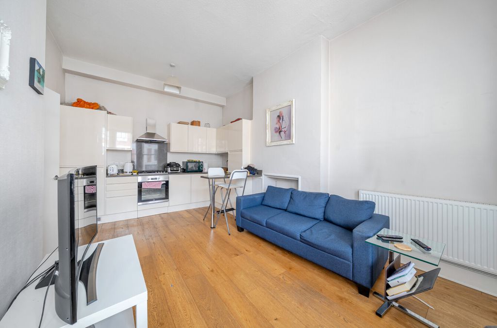 Property photo 2 of 8 1310884-4-684A949...