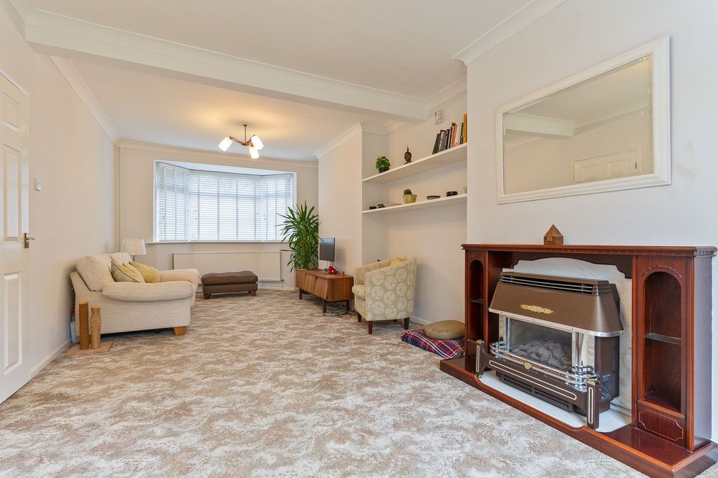 Property photo 3 of 19