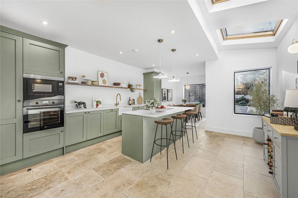 Property photo 2 of 24 Picture No. 37