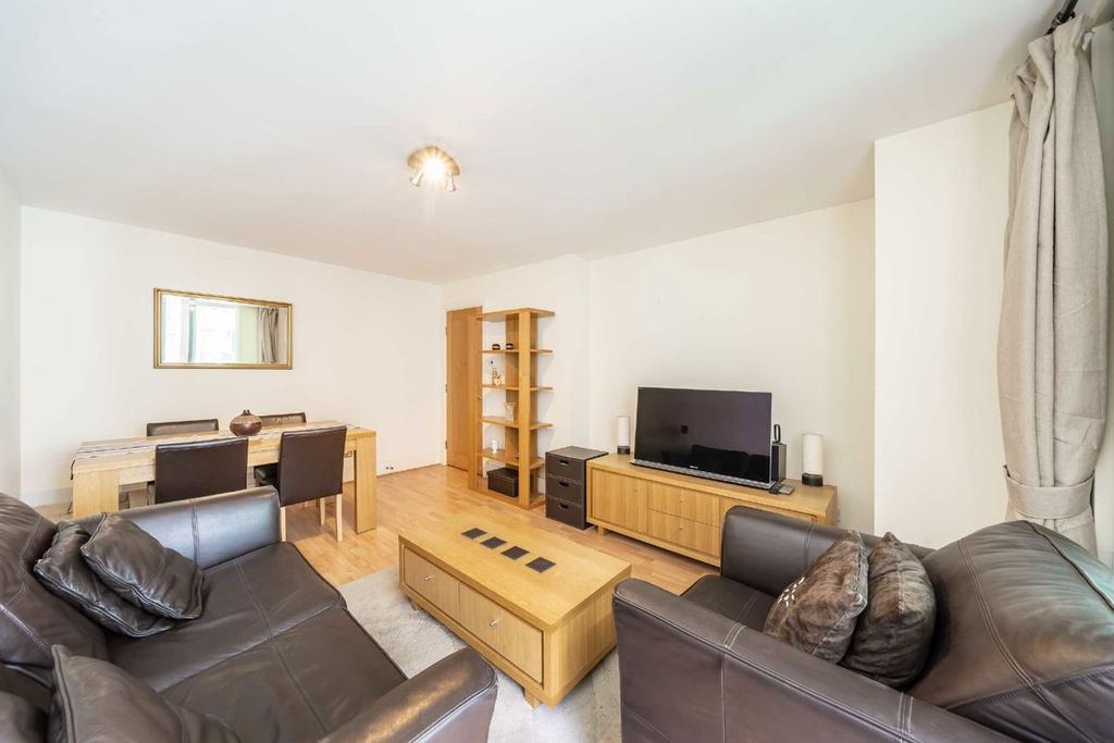 Property photo 3 of 7