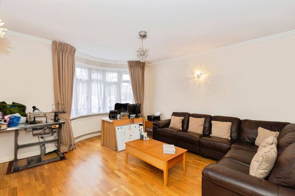 Property photo 2 of 21 Pbox-Img.Jpg