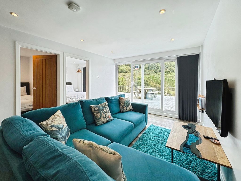 Property photo 3 of 17 Open Plan