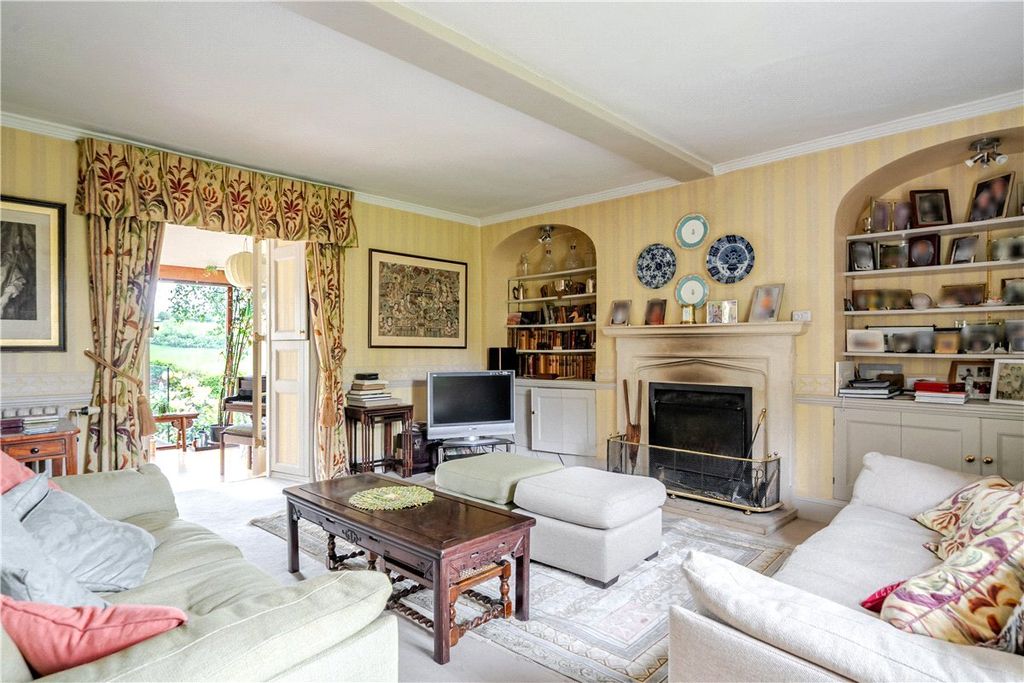 Property photo 2 of 20 Drawing Room