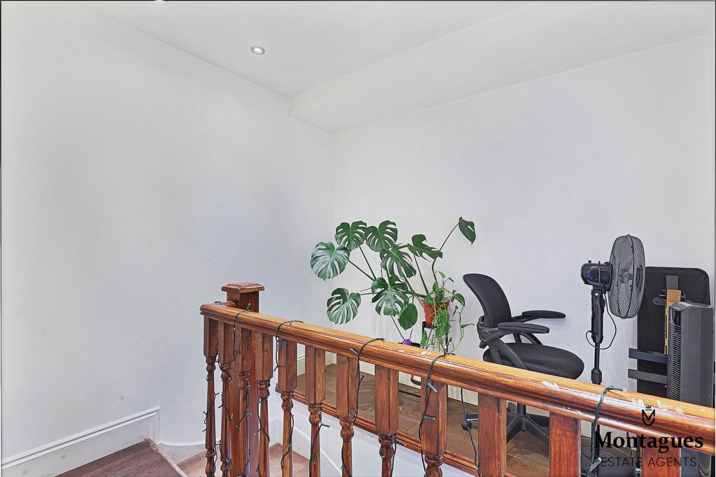 Additional image 19 of 2 bed flat for saleHemnall Street, Epping CM16