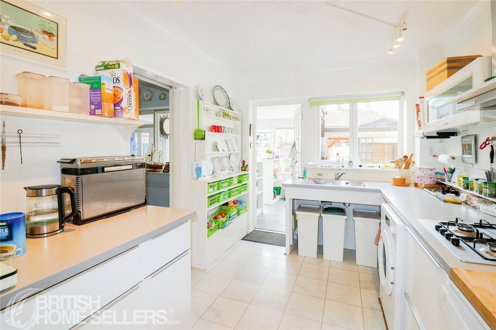 Property photo 3 of 12 Picture No. 11