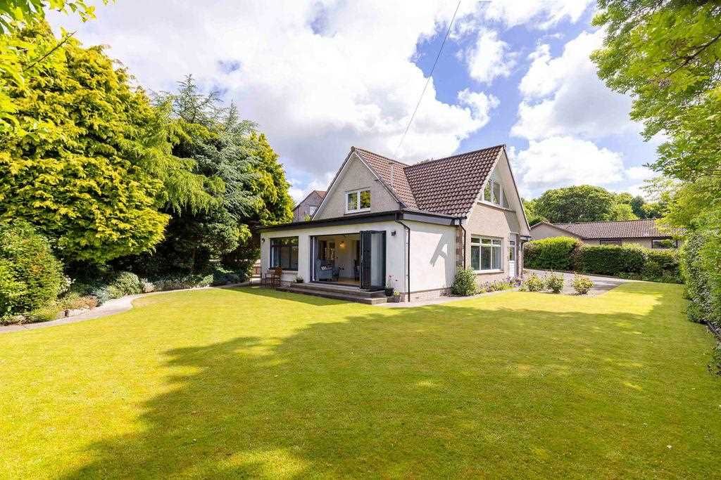 Property photo 2 of 33