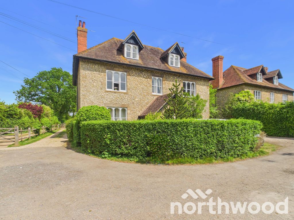 Property photo 1 of 39