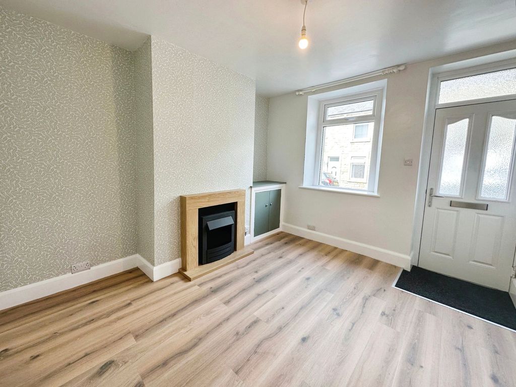 Property photo 2 of 7 Bright Lounge