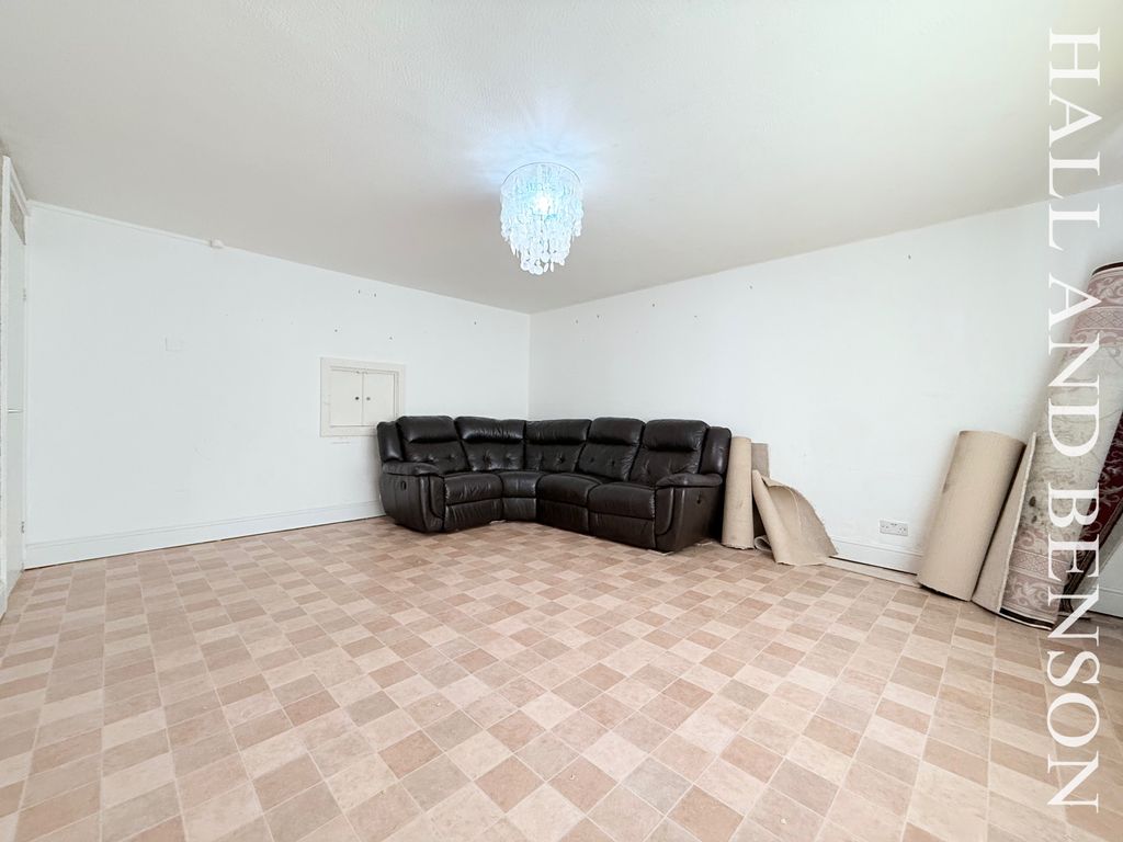 Property photo 3 of 13 Image