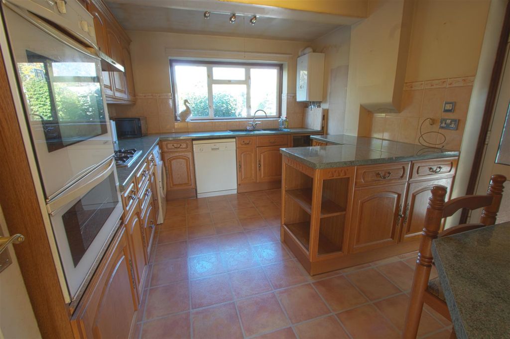 Property photo 2 of 12 Kitchen.Jpg