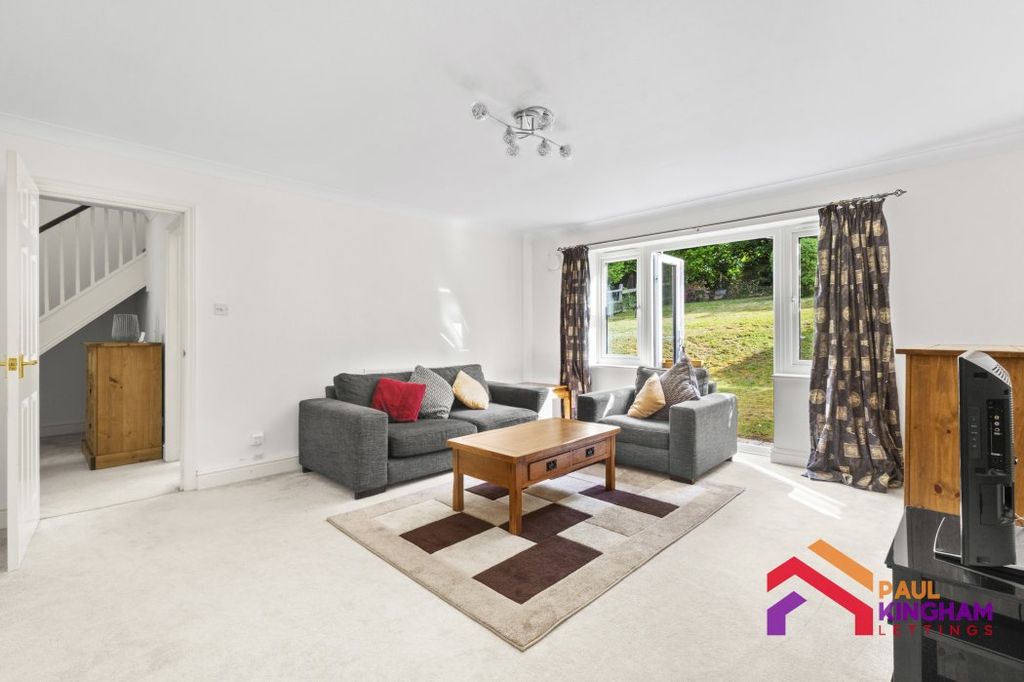 Property photo 3 of 14