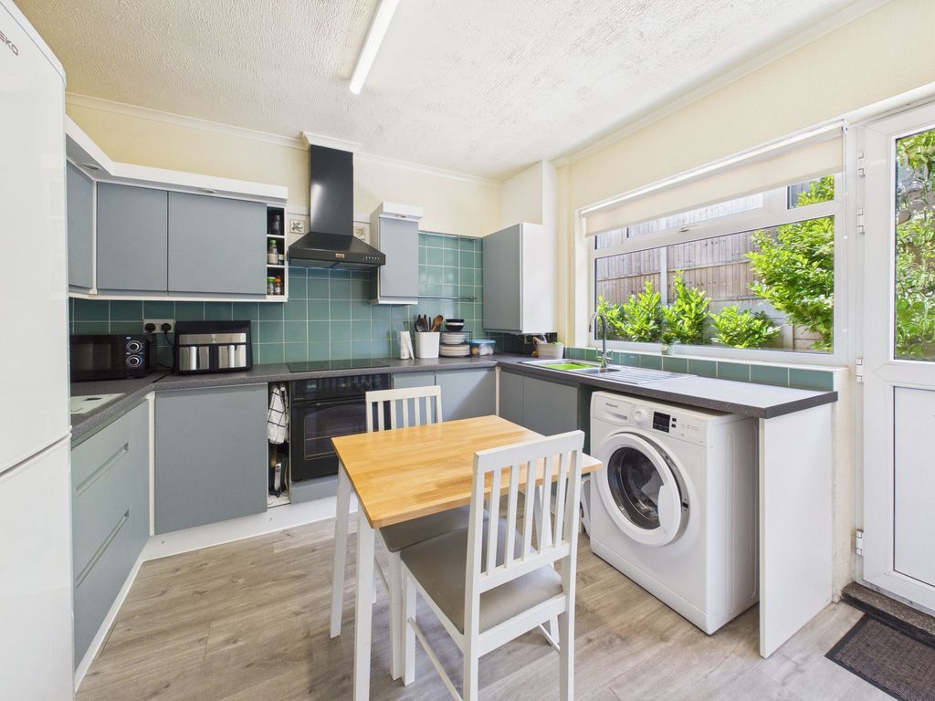Property photo 2 of 17 Breakfast Kitchen