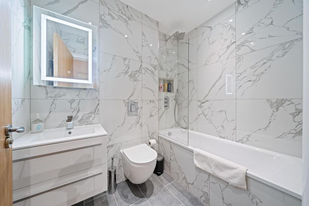 Property photo 1 of 4