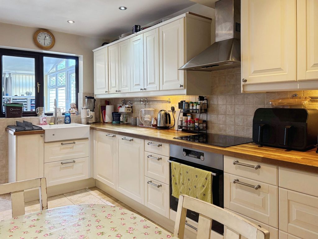 Property photo 3 of 30 4Fbe5B00-28